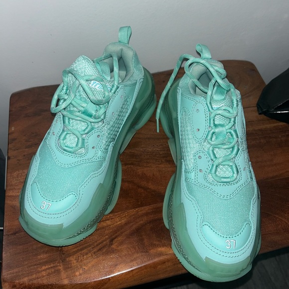 Mint Balenciaga Tripple S Wore Once Practically NEW - Picture 3 of 7